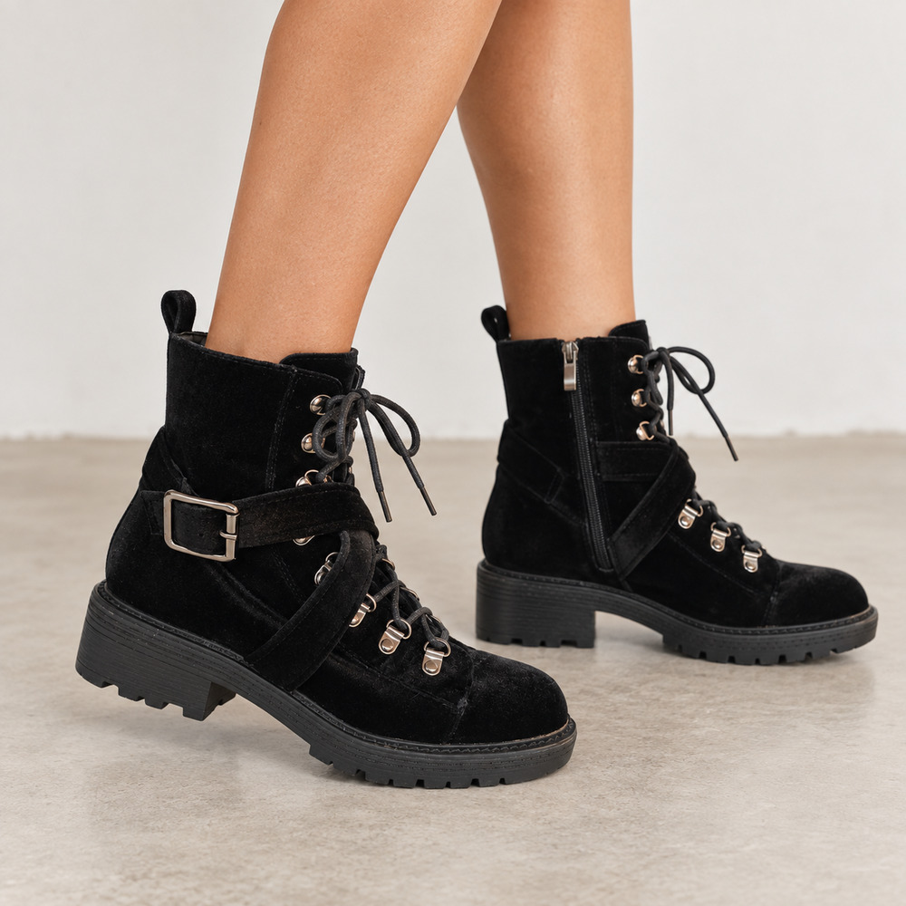 Steve Madden Extreme Black Velour Lug Sole Combat Boots Grunge Goth Sz 7.5